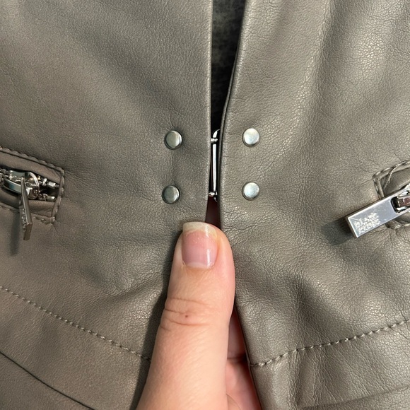 Black Rivet Women's Gray faux leather Blazer with Zipper Details - Picture 5 of 8